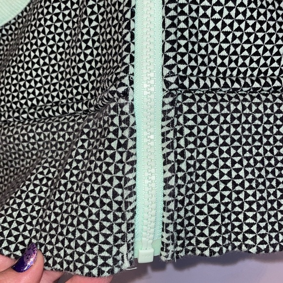 Lululemon Scuba Hoodie Stretch (Lined Hood)
Double Diamond Fresh Teal size 6 - Picture 13 of 16